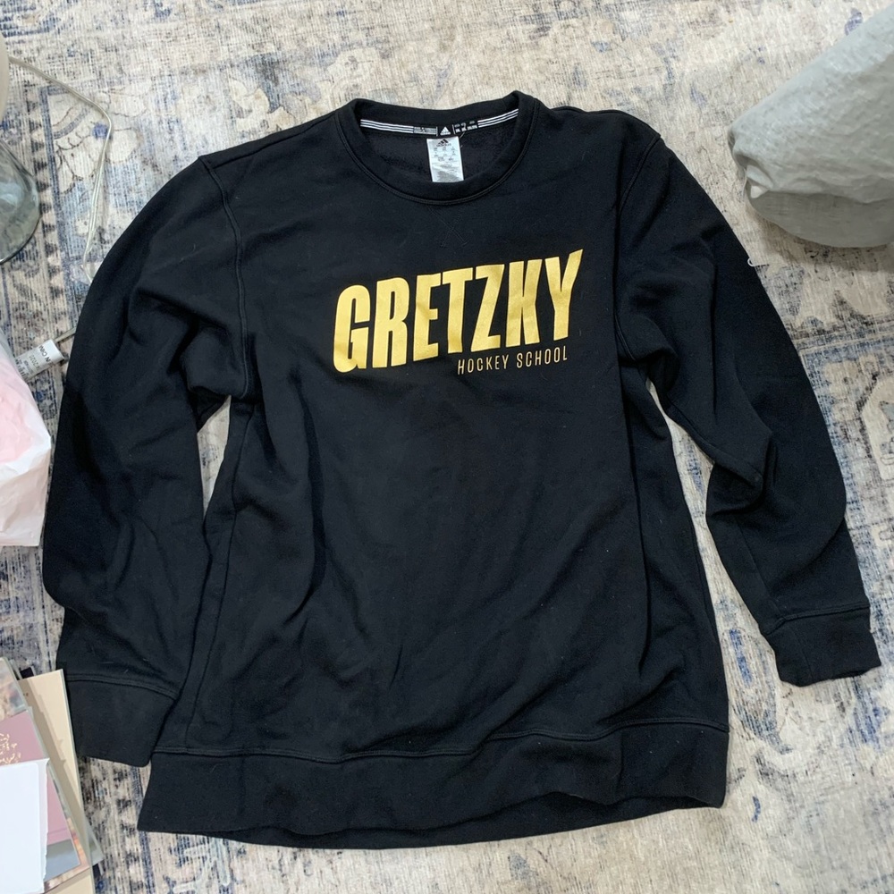 Gretzky hockey school crew neck sweatshirt.